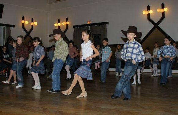 Évzáró bemutatók Mezőtúron és Gyomaendrődön
